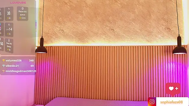 big_tits_in_your_face's Live XXX Chat