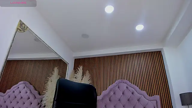 SelenaStonne's Live XXX Chat