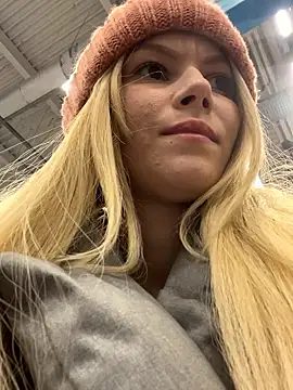 katty_cutey élő XXX-chatje