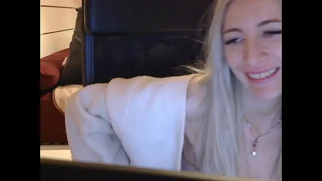 BarbieBlondieGirl's Live XXX Chat