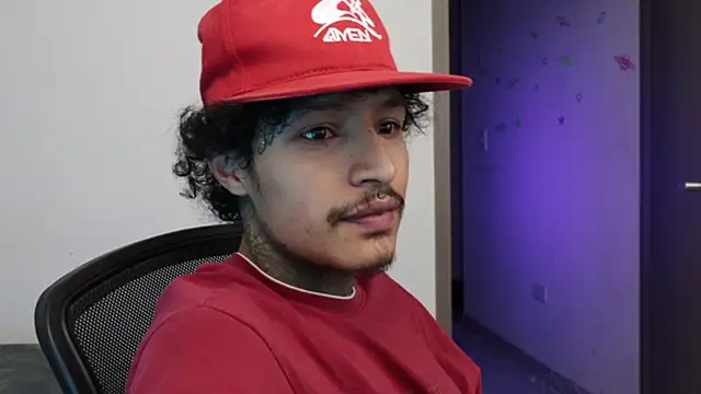 trieone: απευθείας συνομιλία ΧΧΧ