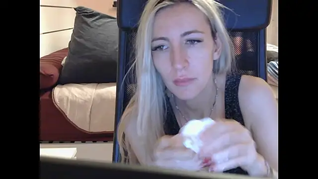 BarbieBlondieGirl Chat XXX live