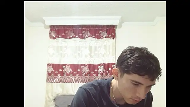 ChicoMaloFfF's Live XXX Chat