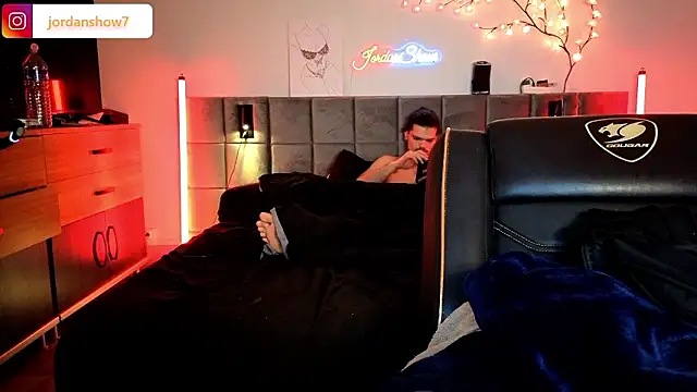 JordanShow live XXX chat