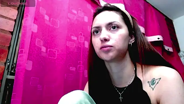 holy_juli Live XXX-chat