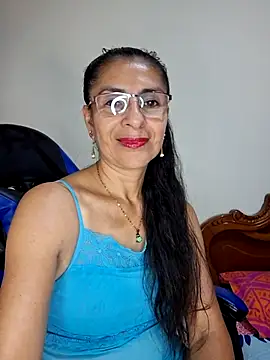 Natasha_50 Show in webcam