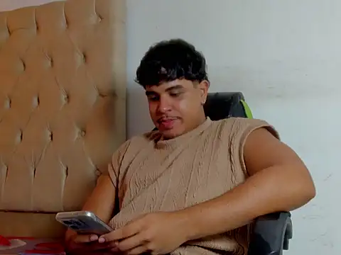 Darkalphax1: διαδικτυακό σόου στην κάμερα