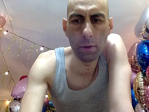 Pokazy przed kamerką – HandsomeAlfie