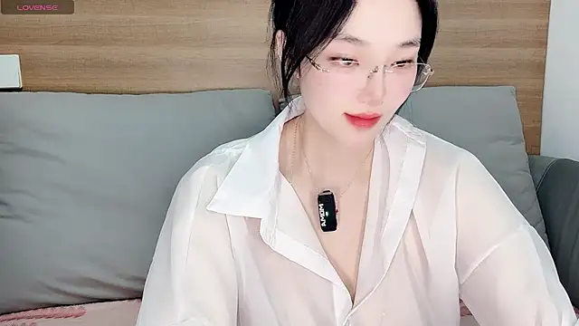 upoo7lt's Live XXX Chat