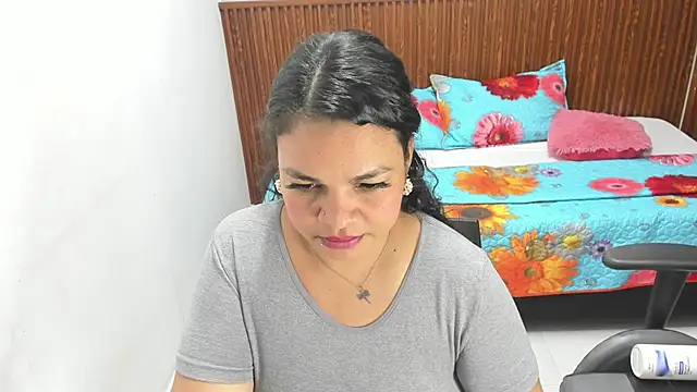 Cloe_35's Live XXX Chat