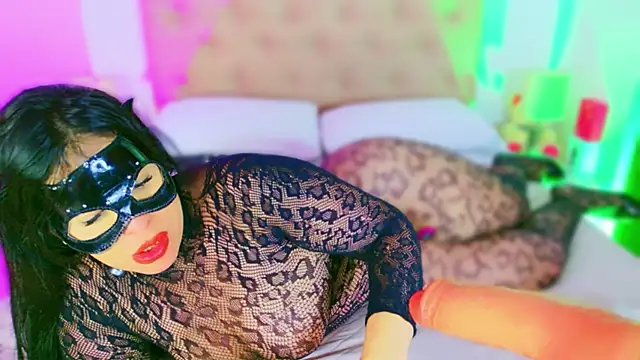 Онлайн чат XXX CharlootteEvans