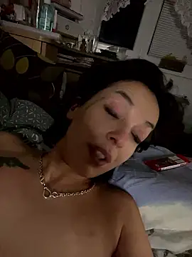 Piggiteablacktea's Live XXX Chat