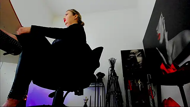 Chat XXX en directo de MistressDemisweet