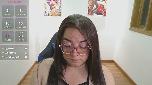 Mariehw_: διαδικτυακό σόου στην κάμερα