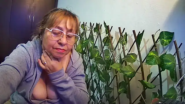 nicoltatiana_ Adlı Modelin Canlı XXX Sohbeti