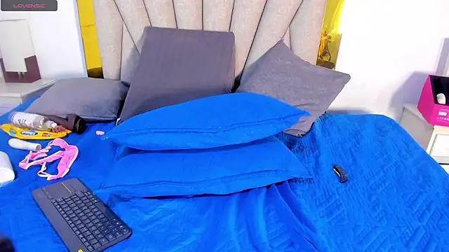 vahiolet_fuentes' Live XXX Chat