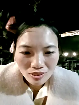 ngan-cute Chat XXX live