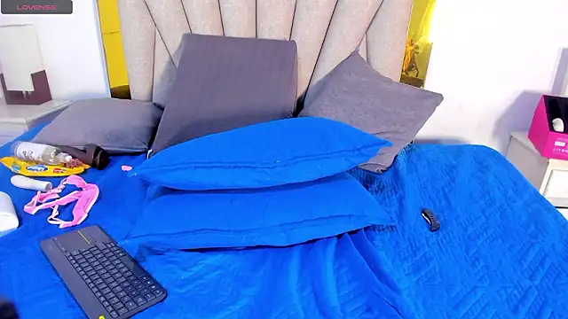 vahiolet_fuentes' Live XXX Chat