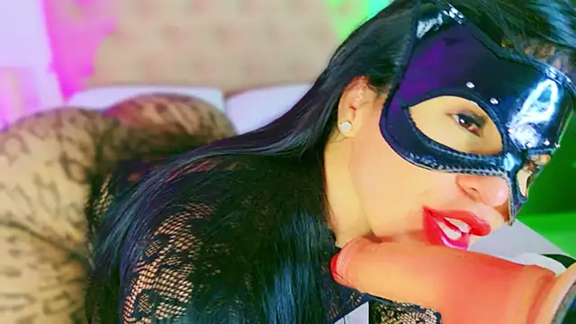 CharlootteEvans' Live XXX Chat