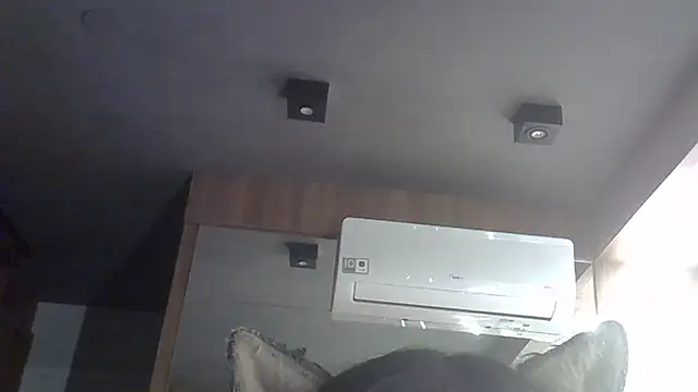 SkinnyKitten's Webcam Show