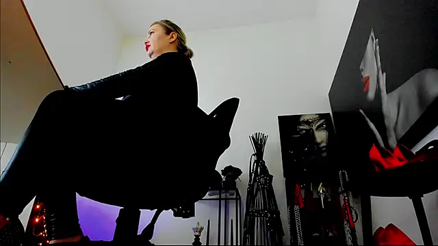 MistressDemisweet's Live XXX Chat