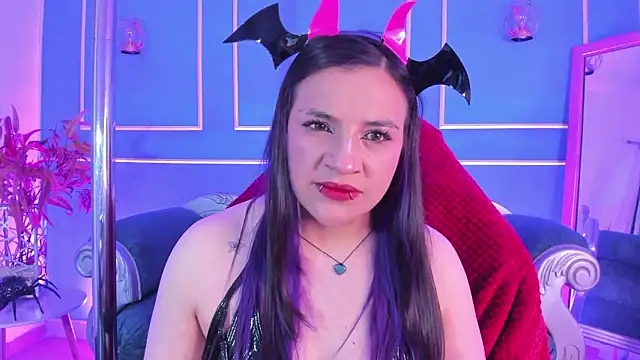 TaraTaylorr: онлайн-секс-чат