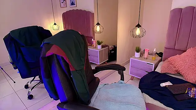 Hanabie_'s Live XXX Chat