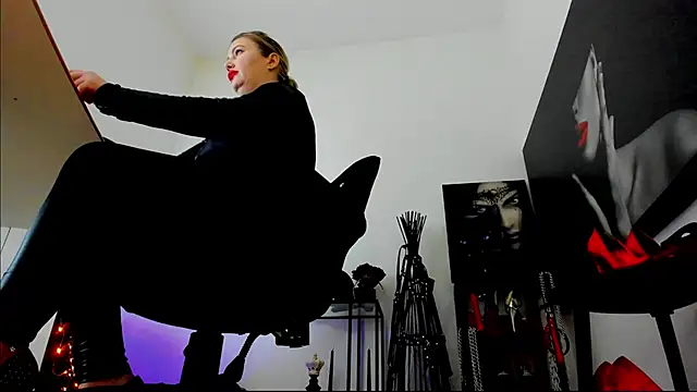 MistressDemisweet Chat XXX live