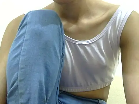 Anu_tiny's Live XXX Chat