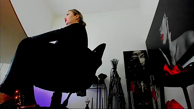 Chat XXX en directo de MistressDemisweet