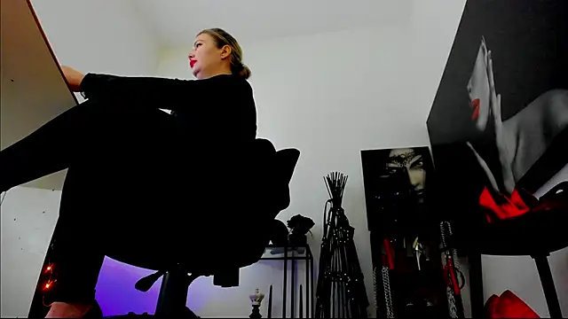 Chat XXX en directo de MistressDemisweet