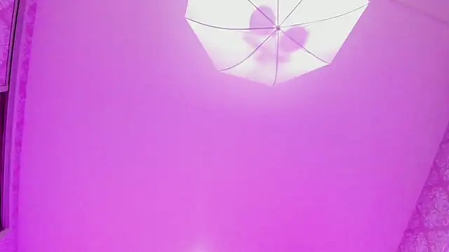 Zharyt_18's Live XXX Chat