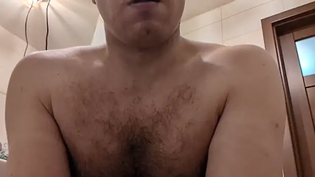 MC353535's Live XXX Chat