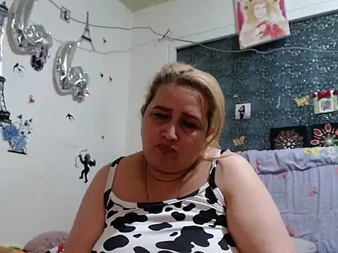 Perla1981--のライブXXXチャット