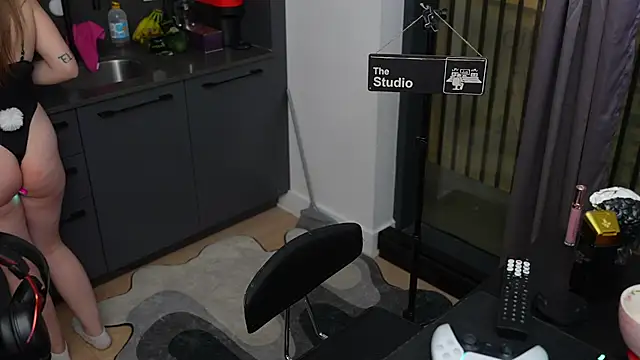 elliepixie: онлайн-секс-чат