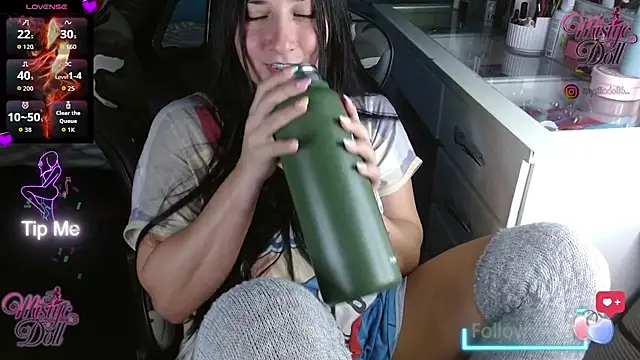 Mysticdooll69's Live XXX Chat