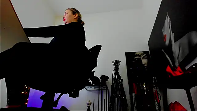 Živý XXX chat MistressDemisweet