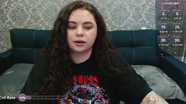 LunaRoub élő XXX-chatje