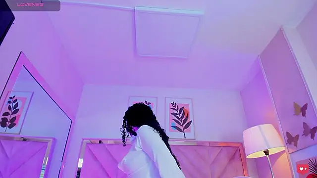 Онлайн чат XXX DemiJones_