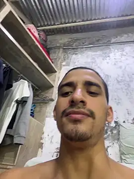 ikaro21 Live XXX-Chat