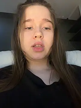 HornyGirlH Show Webcam