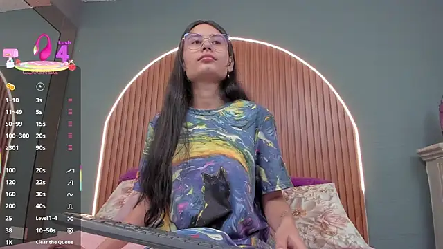 NayeCloud's Live XXX Chat