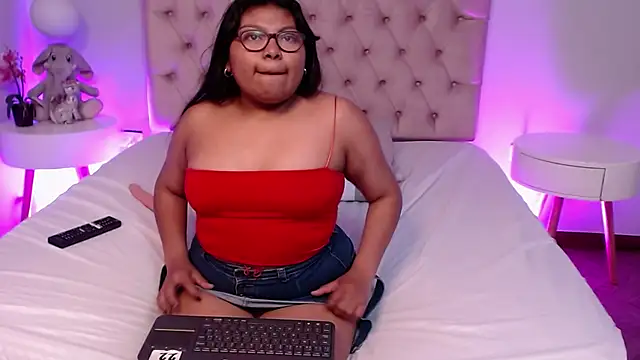 Kiri_Black_ – Naživo XXX chat