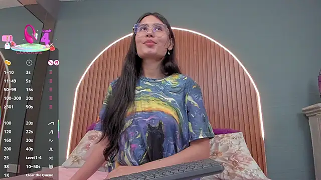 NayeCloud's Live XXX Chat