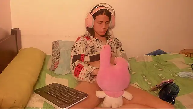 Show modela Petite-Goth na web-kameri