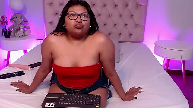 XXX chat uživo modela Kiri_Black_