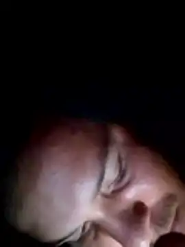 Jhon970711 élő XXX-chatje