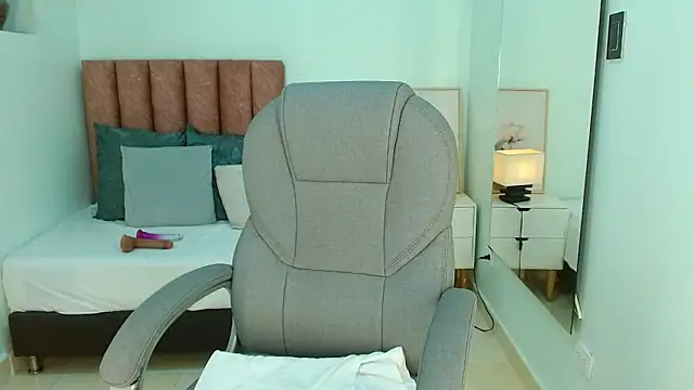 lucyrosse8's Live XXX Chat