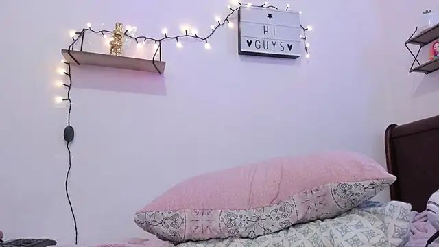 Chatroom XXX en direct de Manuela_monroe