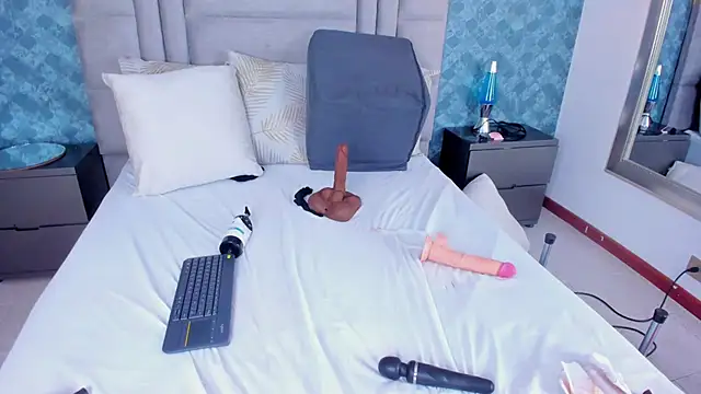 NiiaMoore's Live XXX Chat